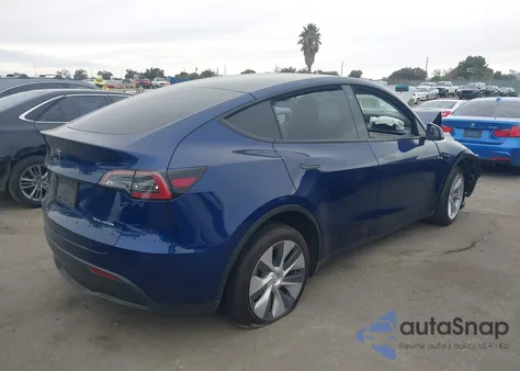 2022 Tesla Model Y Long Range Dual Motor All-Wheel Drive z USA, uszkodzony, nr VIN 7SAYGDEE0NF439009